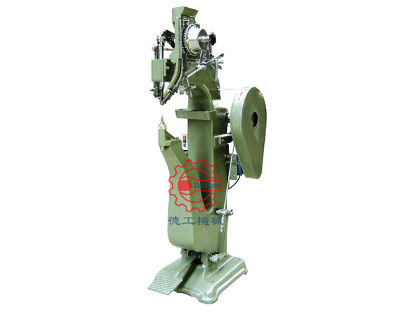 large luggage riveters